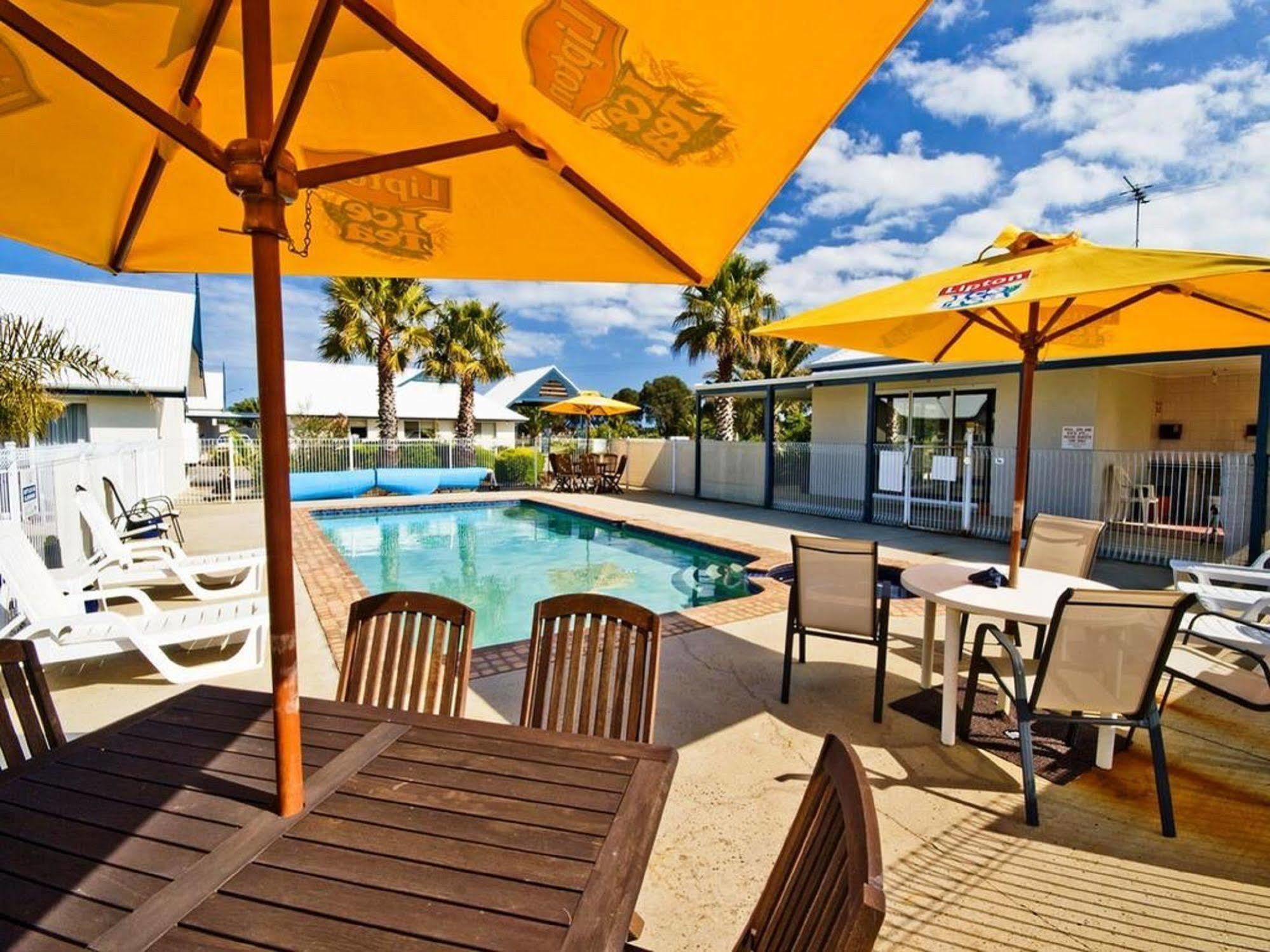 Torquay Tropicana Motel Екстериор снимка