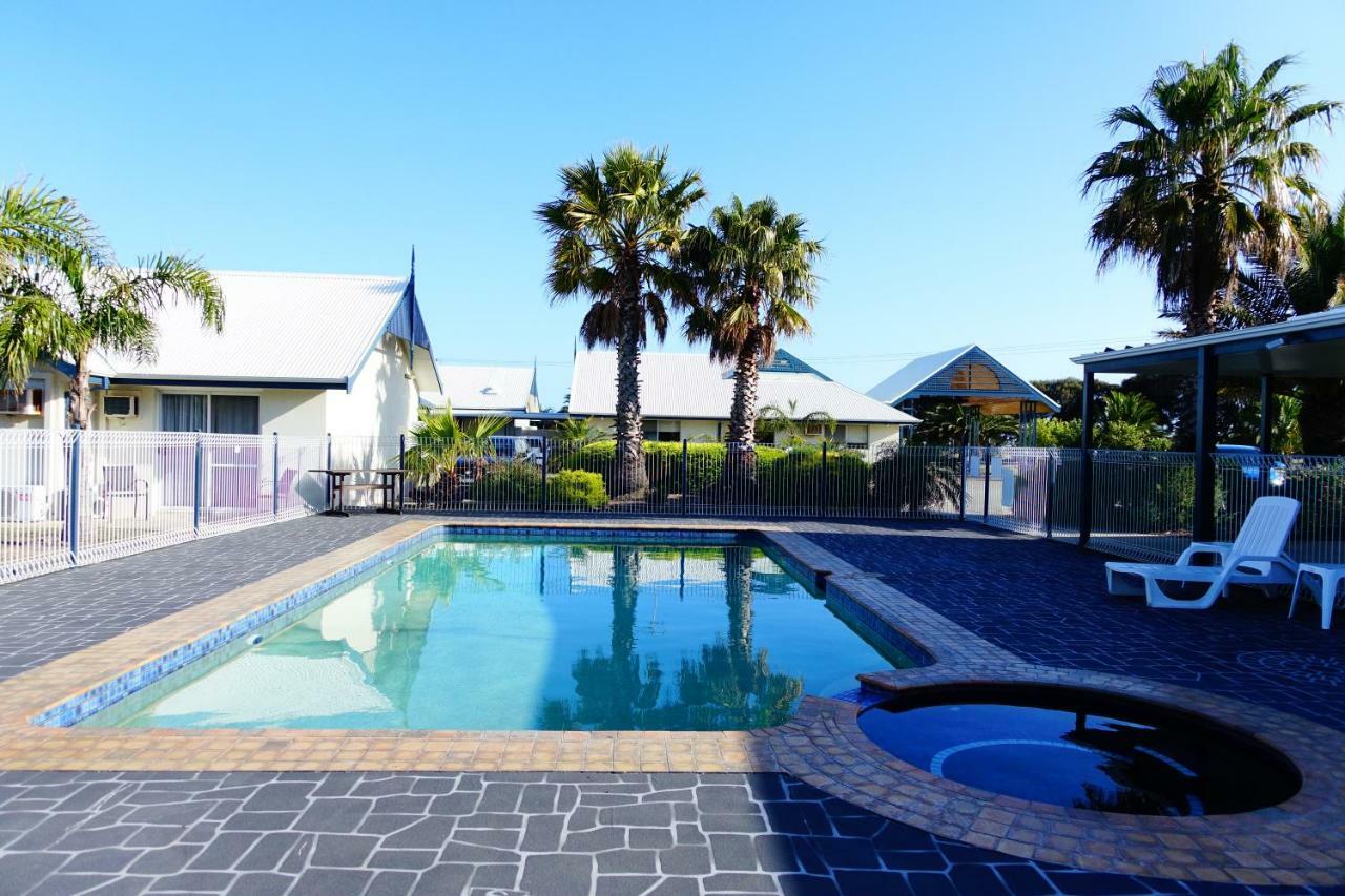 Torquay Tropicana Motel Екстериор снимка